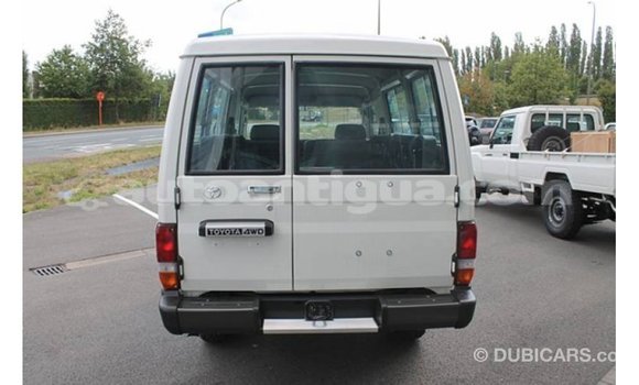 Buy Import Toyota Land Cruiser White Car in Import - Dubai in Antigua Buy Import Toyota Land Cruiser White Car in Import - Dubai in Antigua