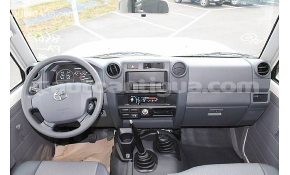 Buy Import Toyota Land Cruiser White Car in Import - Dubai in Antigua Buy Import Toyota Land Cruiser White Car in Import - Dubai in Antigua