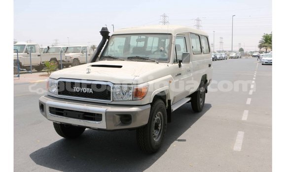 Buy Import Toyota Land Cruiser White Car in Import - Dubai in Antigua Buy Import Toyota Land Cruiser White Car in Import - Dubai in Antigua