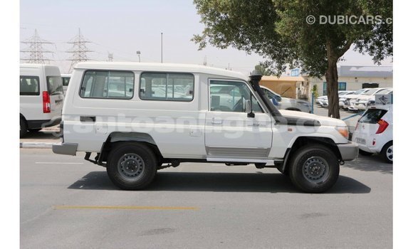 Buy Import Toyota Land Cruiser White Car in Import - Dubai in Antigua Buy Import Toyota Land Cruiser White Car in Import - Dubai in Antigua