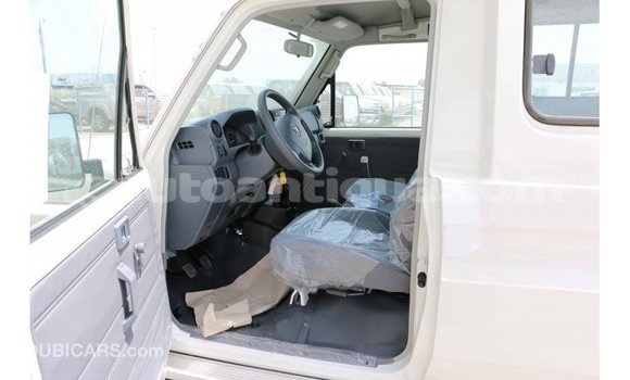 Buy Import Toyota Land Cruiser White Car in Import - Dubai in Antigua Buy Import Toyota Land Cruiser White Car in Import - Dubai in Antigua