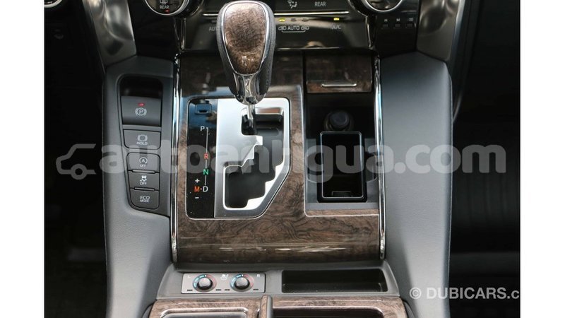 Big with watermark toyota alphard antigua import dubai 2046