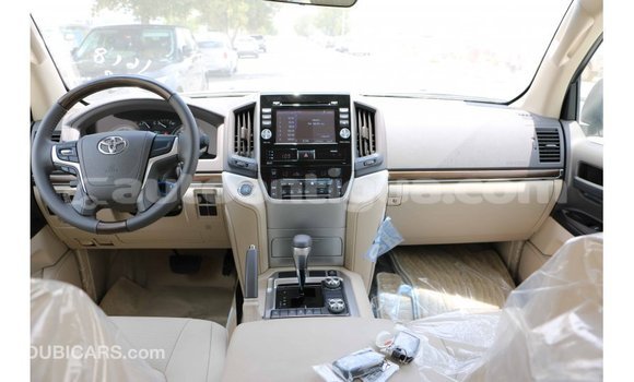 Buy Import Toyota Land Cruiser White Car in Import - Dubai in Antigua Buy Import Toyota Land Cruiser White Car in Import - Dubai in Antigua