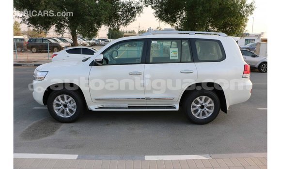 Buy Import Toyota Land Cruiser White Car in Import - Dubai in Antigua Buy Import Toyota Land Cruiser White Car in Import - Dubai in Antigua