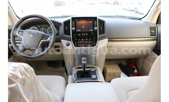 Buy Import Toyota Land Cruiser White Car in Import - Dubai in Antigua Buy Import Toyota Land Cruiser White Car in Import - Dubai in Antigua