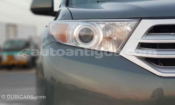 Buy Import Toyota Highlander Green Car in Import - Dubai in Antigua Buy Import Toyota Highlander Green Car in Import - Dubai in Antigua