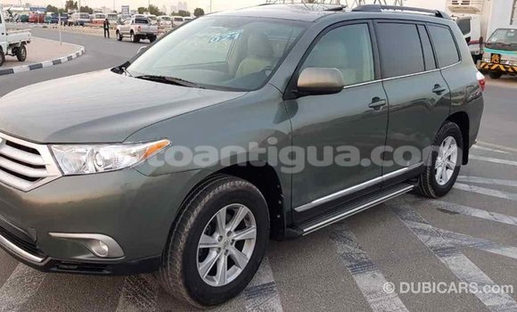 Buy Import Toyota Highlander Green Car in Import - Dubai in Antigua Buy Import Toyota Highlander Green Car in Import - Dubai in Antigua