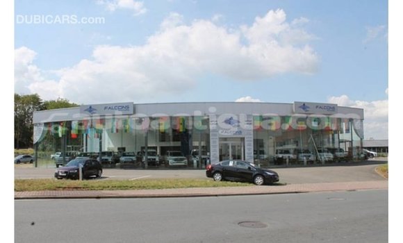 Buy Import Toyota Hilux White Car in Import - Dubai in Antigua Buy Import Toyota Hilux White Car in Import - Dubai in Antigua