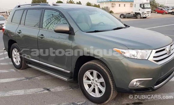 Buy Import Toyota Highlander Green Car in Import - Dubai in Antigua Buy Import Toyota Highlander Green Car in Import - Dubai in Antigua