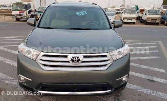 Buy Import Toyota Highlander Green Car in Import - Dubai in Antigua Buy Import Toyota Highlander Green Car in Import - Dubai in Antigua