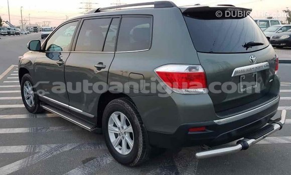 Buy Import Toyota Highlander Green Car in Import - Dubai in Antigua Buy Import Toyota Highlander Green Car in Import - Dubai in Antigua