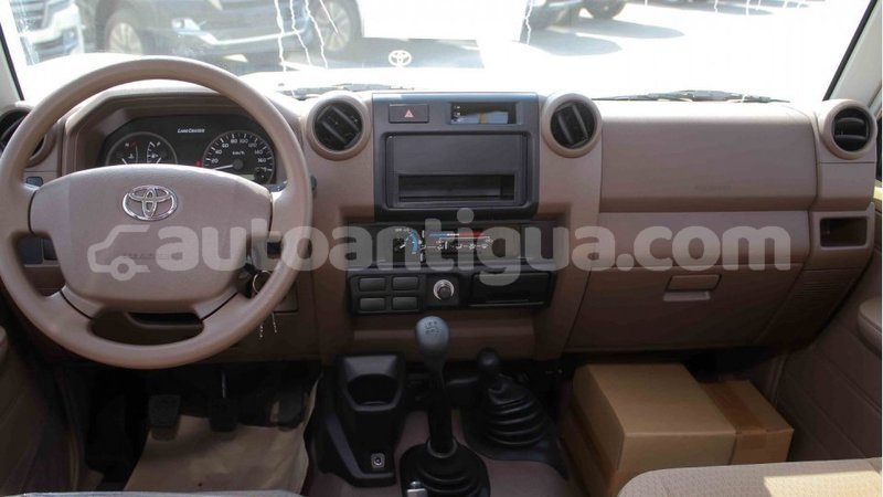 Big with watermark toyota land cruiser antigua import dubai 2055