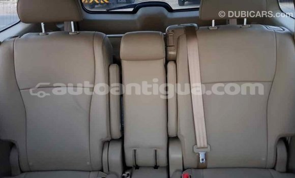 Buy Import Toyota Highlander Green Car in Import - Dubai in Antigua Buy Import Toyota Highlander Green Car in Import - Dubai in Antigua