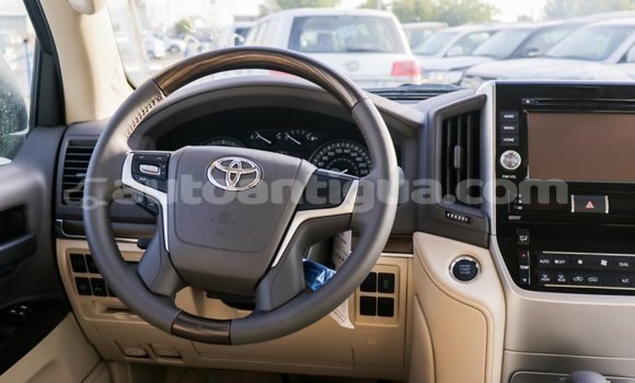 Buy Import Toyota Land Cruiser White Car in Import - Dubai in Antigua Buy Import Toyota Land Cruiser White Car in Import - Dubai in Antigua