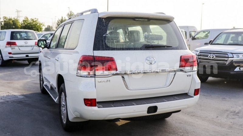 Big with watermark toyota land cruiser antigua import dubai 2057
