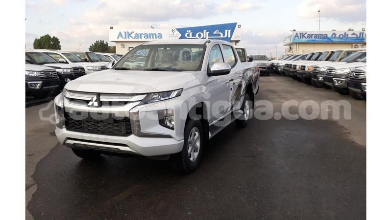 Big with watermark mitsubishi l200 antigua import dubai 2063