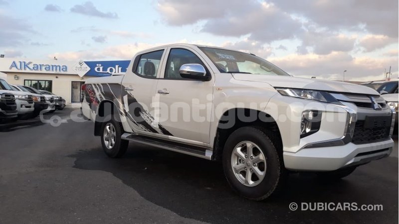 Big with watermark mitsubishi l200 antigua import dubai 2063