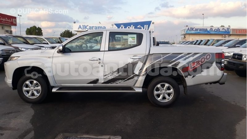 Big with watermark mitsubishi l200 antigua import dubai 2063