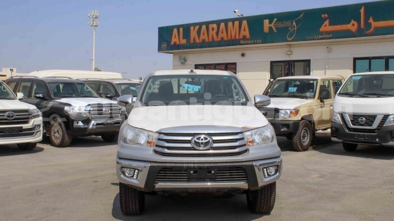 Big with watermark toyota hilux antigua import dubai 2064