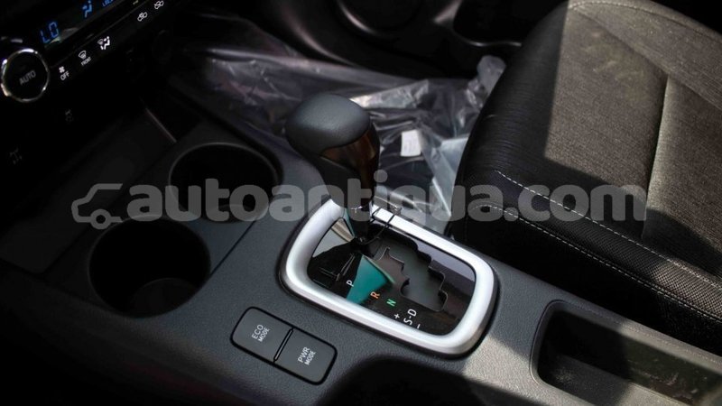 Big with watermark toyota hilux antigua import dubai 2064