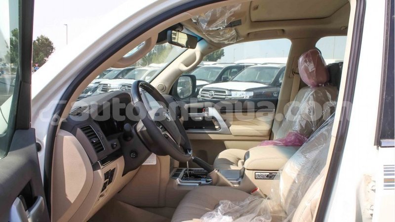 Big with watermark toyota land cruiser antigua import dubai 2068