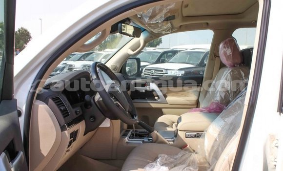 Buy Import Toyota Land Cruiser White Car in Import - Dubai in Antigua Buy Import Toyota Land Cruiser White Car in Import - Dubai in Antigua