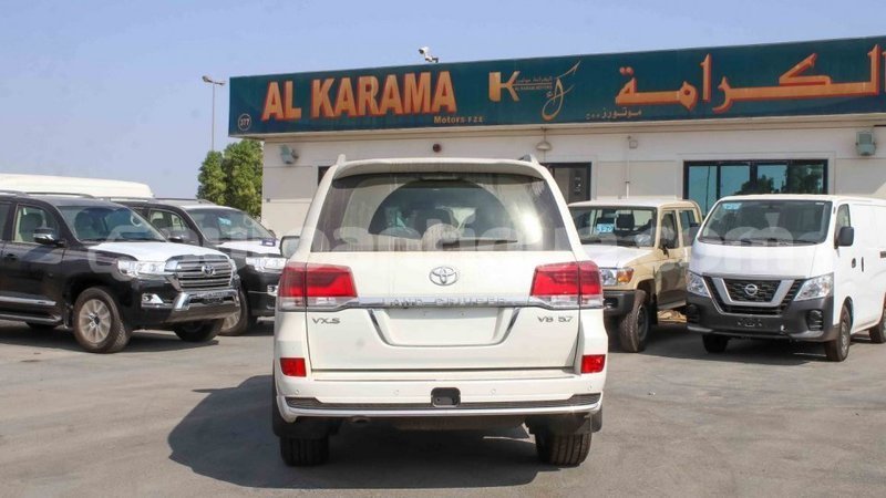 Big with watermark toyota land cruiser antigua import dubai 2068