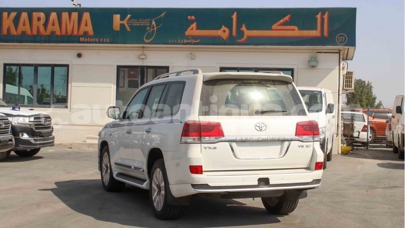 Big with watermark toyota land cruiser antigua import dubai 2068