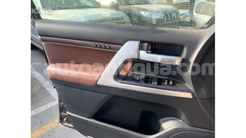 Big with watermark toyota land cruiser antigua import dubai 2070