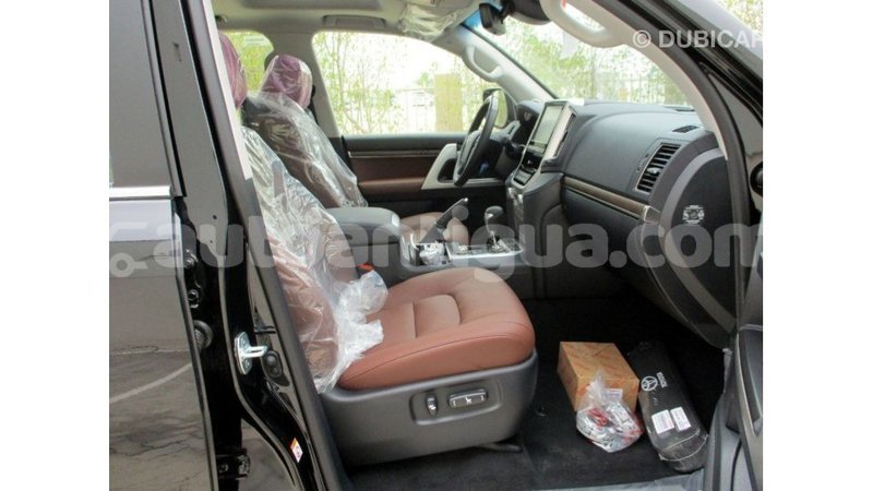 Big with watermark toyota land cruiser antigua import dubai 2070