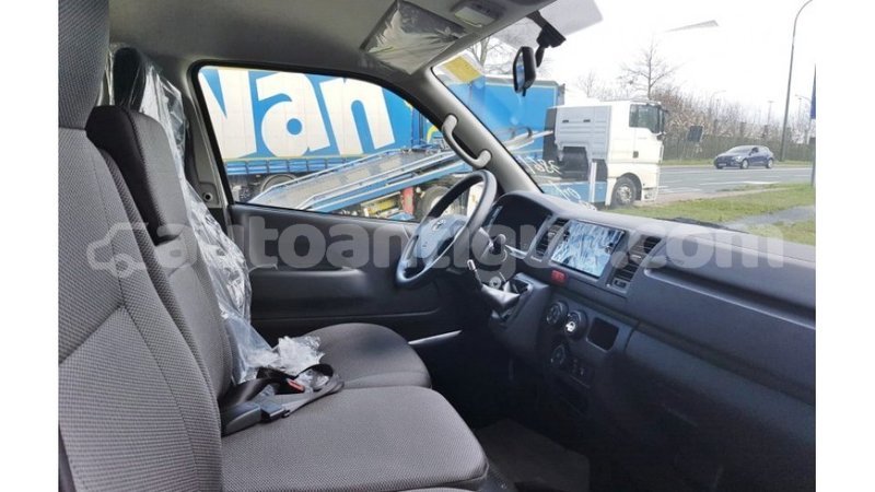 Big with watermark toyota hiace antigua import dubai 2074