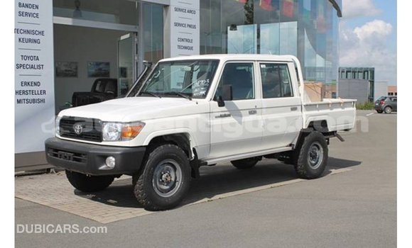 Buy Import Toyota Land Cruiser White Car in Import - Dubai in Antigua Buy Import Toyota Land Cruiser White Car in Import - Dubai in Antigua