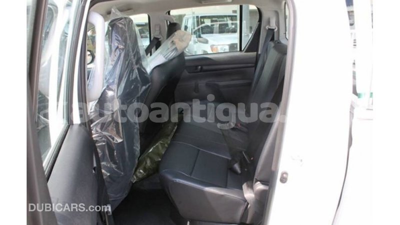 Big with watermark toyota hilux antigua import dubai 2085