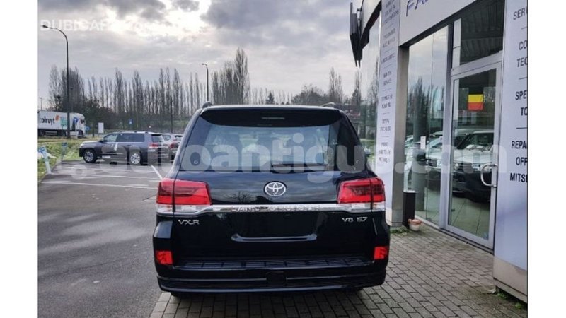 Big with watermark toyota land cruiser antigua import dubai 2089