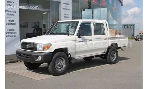 Buy Import Toyota Land Cruiser White Car in Import - Dubai in Antigua Buy Import Toyota Land Cruiser White Car in Import - Dubai in Antigua