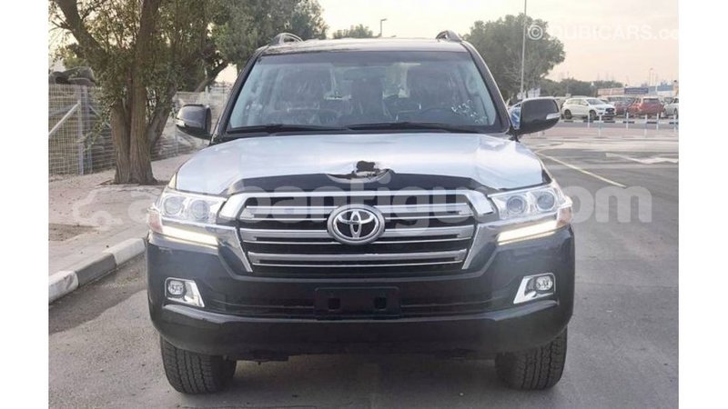 Big with watermark toyota land cruiser antigua import dubai 2100