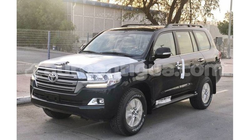 Big with watermark toyota land cruiser antigua import dubai 2100