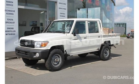 Buy Import Toyota Land Cruiser White Car in Import - Dubai in Antigua Buy Import Toyota Land Cruiser White Car in Import - Dubai in Antigua