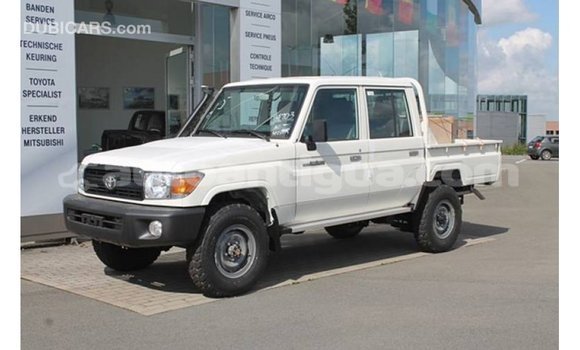 Buy Import Toyota Land Cruiser White Car in Import - Dubai in Antigua Buy Import Toyota Land Cruiser White Car in Import - Dubai in Antigua