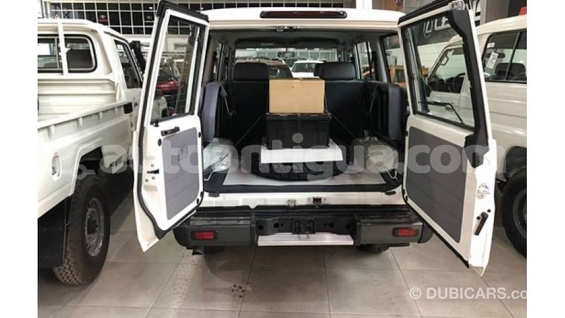 Big with watermark toyota land cruiser antigua import dubai 2109