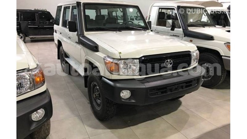 Big with watermark toyota land cruiser antigua import dubai 2109
