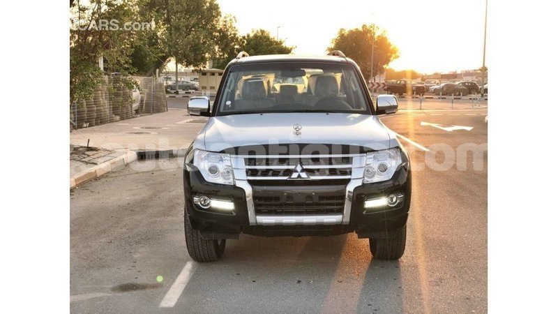 Big with watermark mitsubishi pajero antigua import dubai 2123