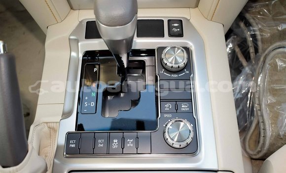 Buy Import Toyota Land Cruiser White Car in Import - Dubai in Antigua Buy Import Toyota Land Cruiser White Car in Import - Dubai in Antigua