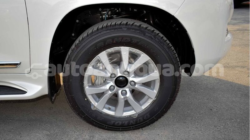 Big with watermark toyota land cruiser antigua import dubai 2124