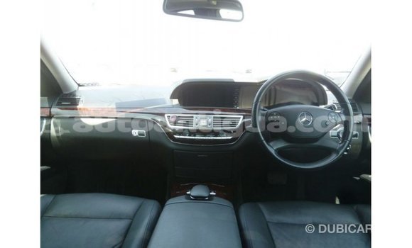 Buy Import Mercedes-Benz 190 (W201) White Car in Import - Dubai in Antigua Buy Import Mercedes-Benz 190 (W201) White Car in Import - Dubai in Antigua