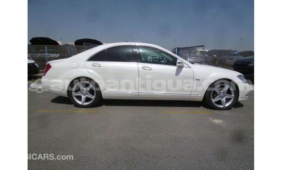 Buy Import Mercedes-Benz 190 (W201) White Car in Import - Dubai in Antigua Buy Import Mercedes-Benz 190 (W201) White Car in Import - Dubai in Antigua