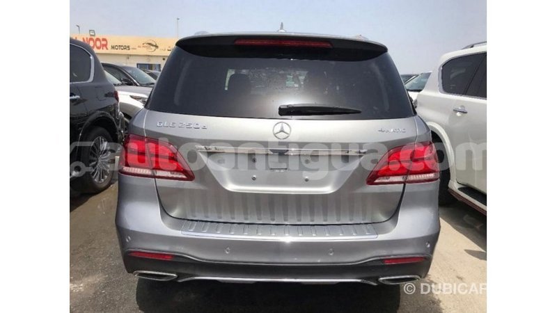Big with watermark mercedes benz gle antigua import dubai 2136