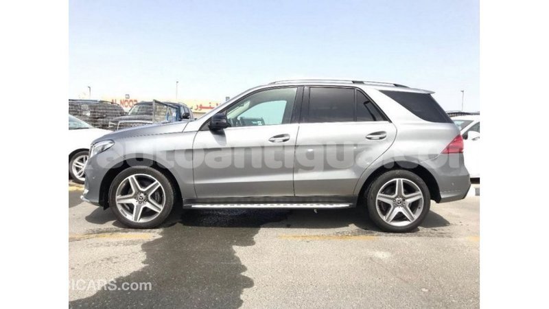 Big with watermark mercedes benz gle antigua import dubai 2136