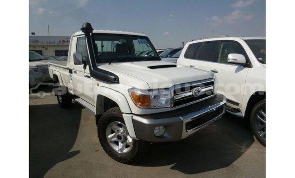 Buy Import Toyota Land Cruiser White Car in Import - Dubai in Antigua Buy Import Toyota Land Cruiser White Car in Import - Dubai in Antigua