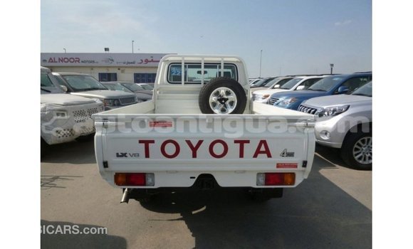 Buy Import Toyota Land Cruiser White Car in Import - Dubai in Antigua Buy Import Toyota Land Cruiser White Car in Import - Dubai in Antigua